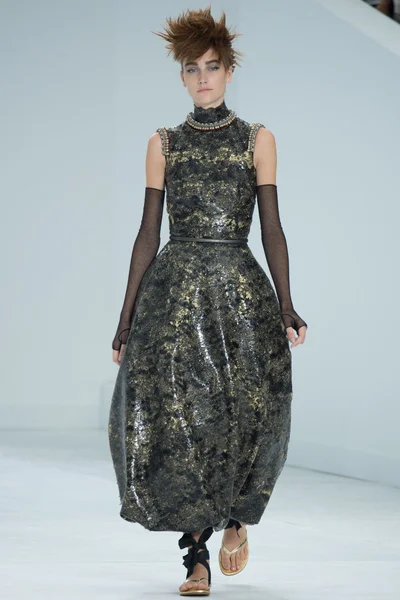 Look 32